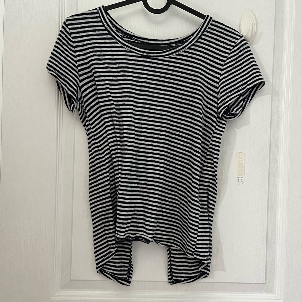 Abercrombie & Fitch tie back t-shirt - size XS